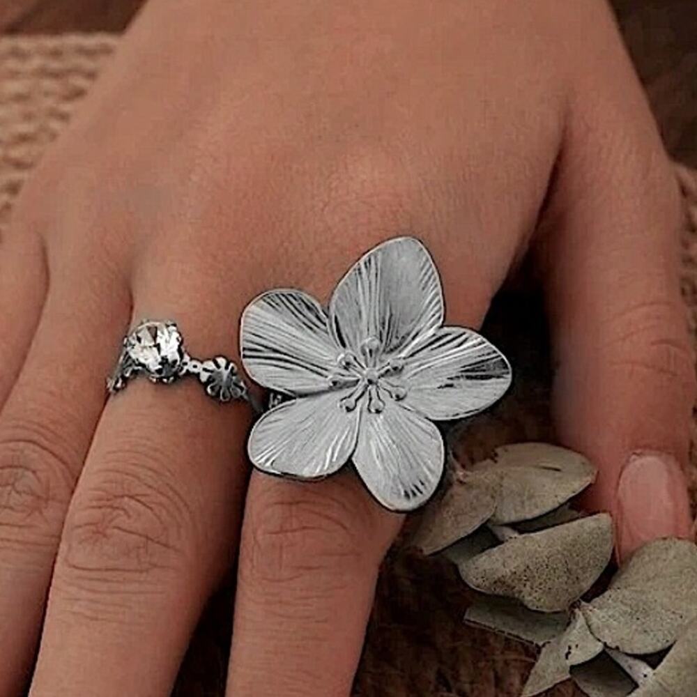 Vintage Silver Statement Flower Ring